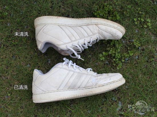 　　斜侧面的对比，清洗过的鞋子同样要更加干净。