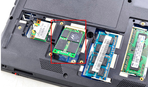 mSATA尺寸很小，并且采用PCB版式