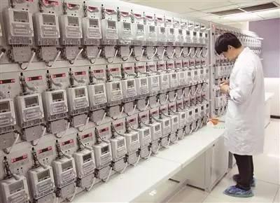 △每一只电表都需要经过多重质量监测
