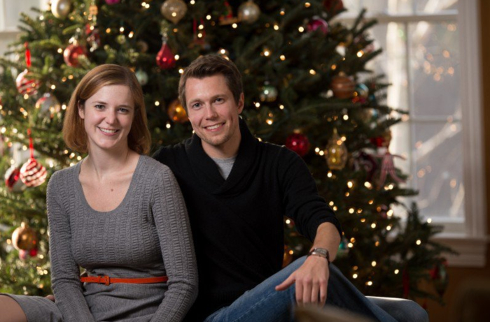 圣诞节怎能缺少圣诞树 一个简单小技巧拍出圣诞美照