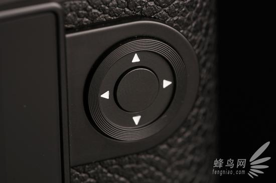 徕卡M10的机背按键设计非常简洁实用