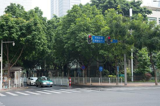 光圈：F4 快门：1/256 sec ISO：200