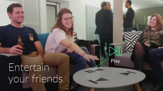 　　Hayo可以让茶几变成影音设备的遥控器。