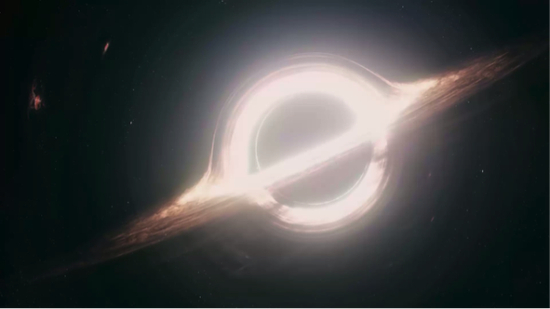 图一：电影星际穿越当中的黑洞，周围的亮环是由气体构成的吸积盘
