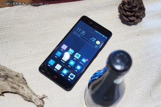 努比亚Z17mini外观