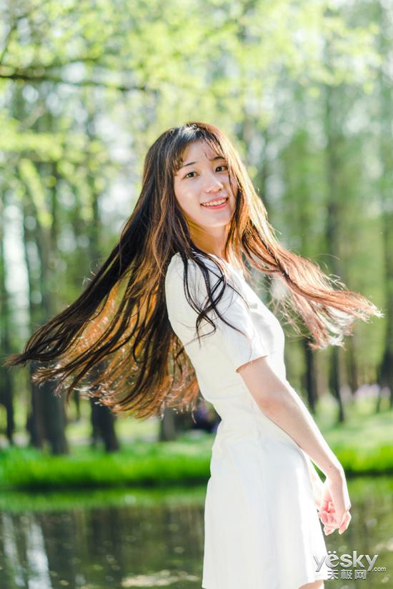 　　快门速度：1/320s 光圈：F2 感光度：ISO100 焦距：55mm