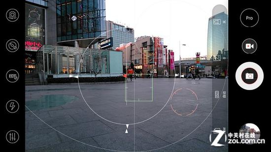 对焦区域（绿色方框）不动，调整测光区域位置