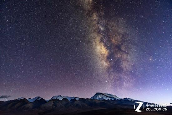 越极限环境差异越大，例如星空拍摄时，画幅带来的控噪优势是碾压式的