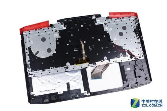 暗影骑士3的C面下方有金属板支撑