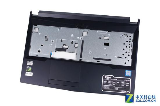 C面为光面塑料材质