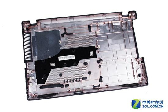 D壳内部的加强梁较多，提升了强度