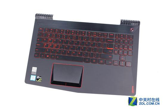 C壳的正面为类肤质材料