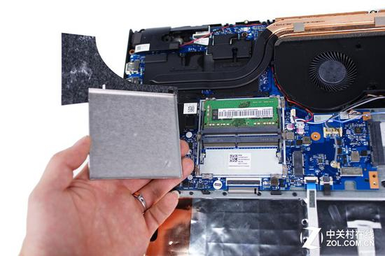 内存有金属屏蔽罩保护