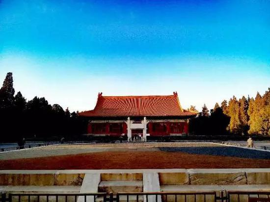 &nbsp;北京中山公园社稷坛的“五色土”展示