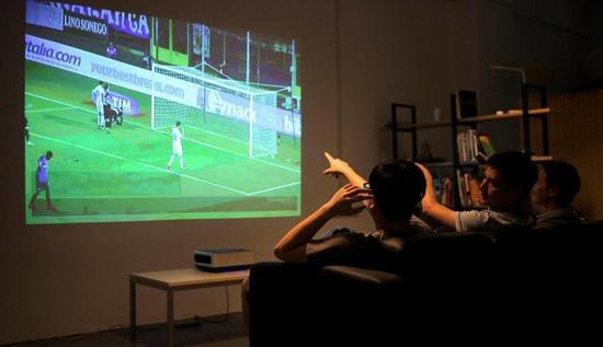 投影仪和电视哪个好&nbsp;土豪别犹豫选投影