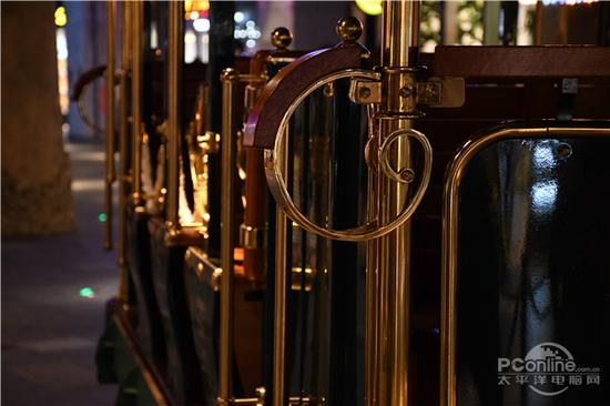 光圈：F5 快门：1/80 sec ISO：3200