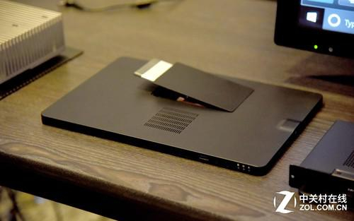 插入带有计算卡认证接口的设备就可以使其成为一台电脑