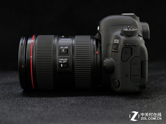 机身左侧，能看出机身接口的排布的明显变化，NFC天线占据了原有闪光灯端子的位置