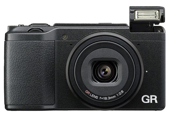 理光GRII注重的操控体验甚至胜于单反相机
