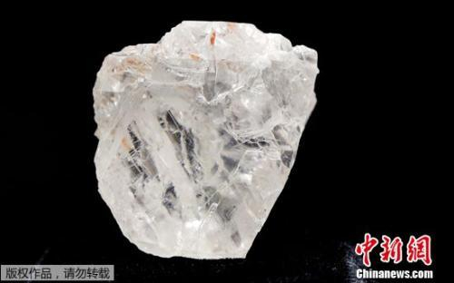 这颗钻石重1109克拉，如网球般大小。