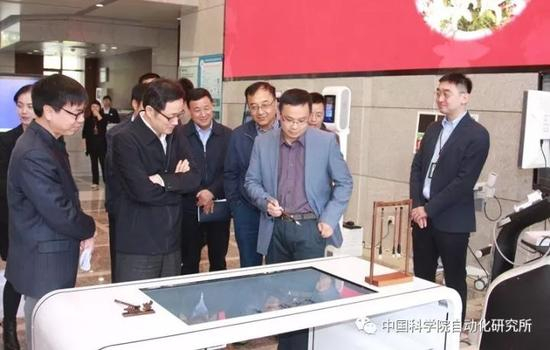 参观书法体验台