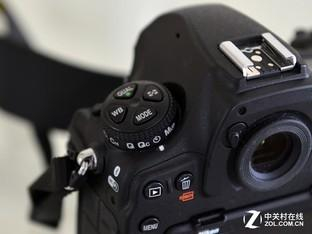 静音快门+10秒自拍+触控快门，保证了最小的机震