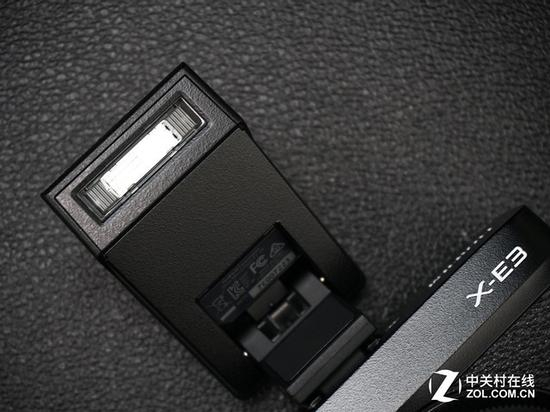 改用外置闪光灯