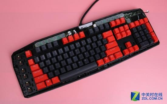 键帽全部安插到键盘中