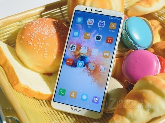 荣耀畅玩7X是现阶段最具性价比的全面屏手机