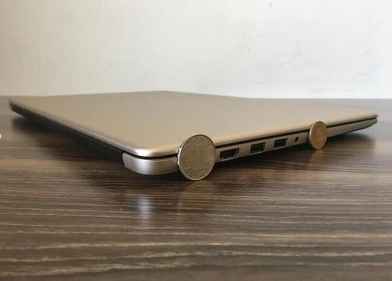 厚度上比五角硬币还薄