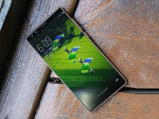 努比亚Z17S采用全面屏+无边框惊艳设计