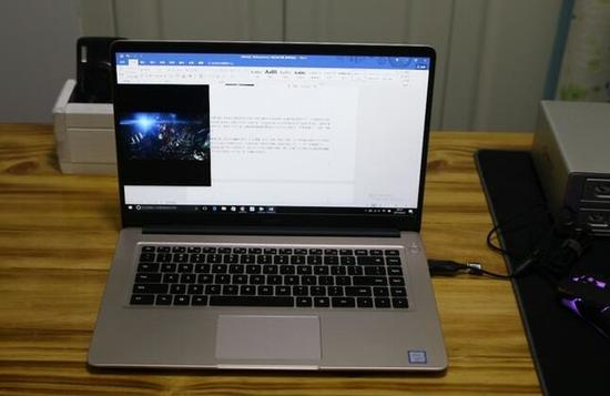 HUAWEI&nbsp;MateBook&nbsp;D最高采用固态硬盘+机械硬盘的双硬盘设计
