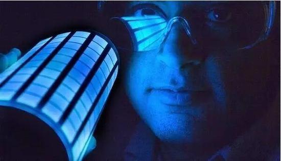 OLED中的蓝光衰减得比红绿色更快