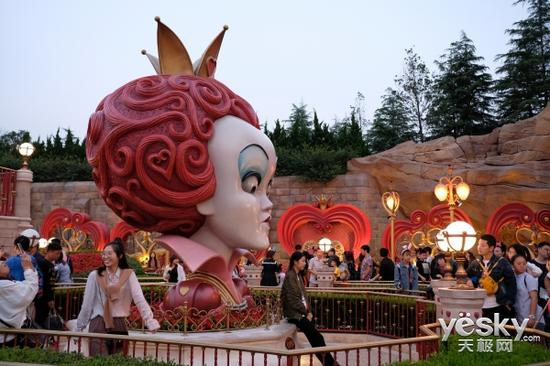 快门速度：1/60秒 光圈：F2.8 感光度：ISO1600 焦距：23mm 风格：PROVIA