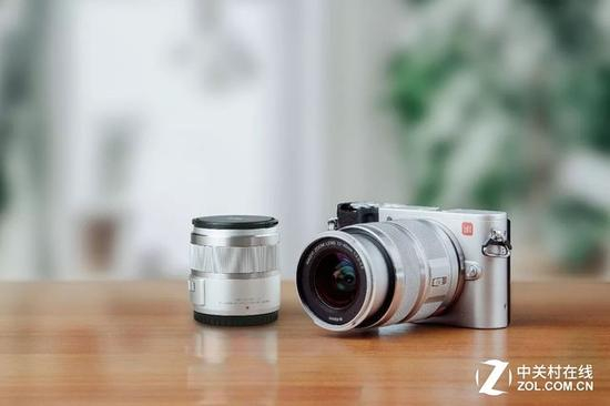 中国有自动对焦相机，也有自动对焦镜头，但是缺少完全自主技术的自动对焦技术