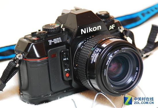 尼康在当时不换卡口，良好的兼容性得到了很大成功，但是后续发展上就缺乏竞争力了（F501是尼康第一台整合后的自动对焦相机）
