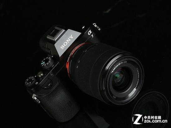 对于微单来说，一开始要解决的大问题就是对焦