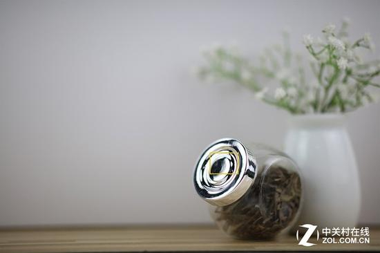 镜头色散测试（黄框内为截图区域）