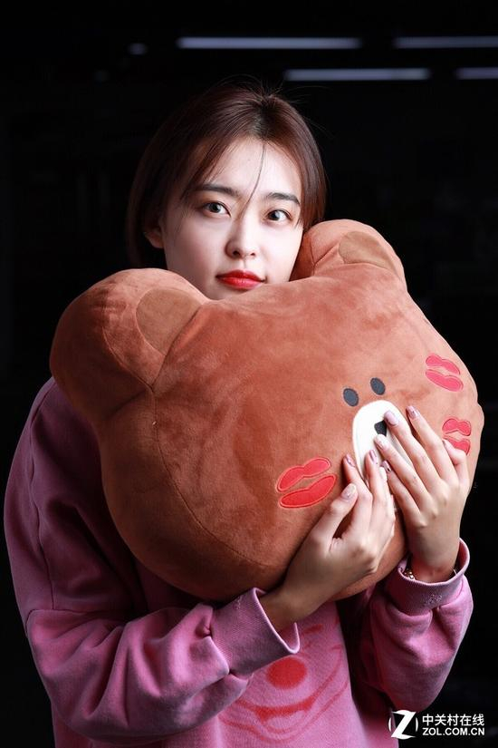 佳能EF&nbsp;85mm&nbsp;f/1.4L&nbsp;IS&nbsp;USM人像样张