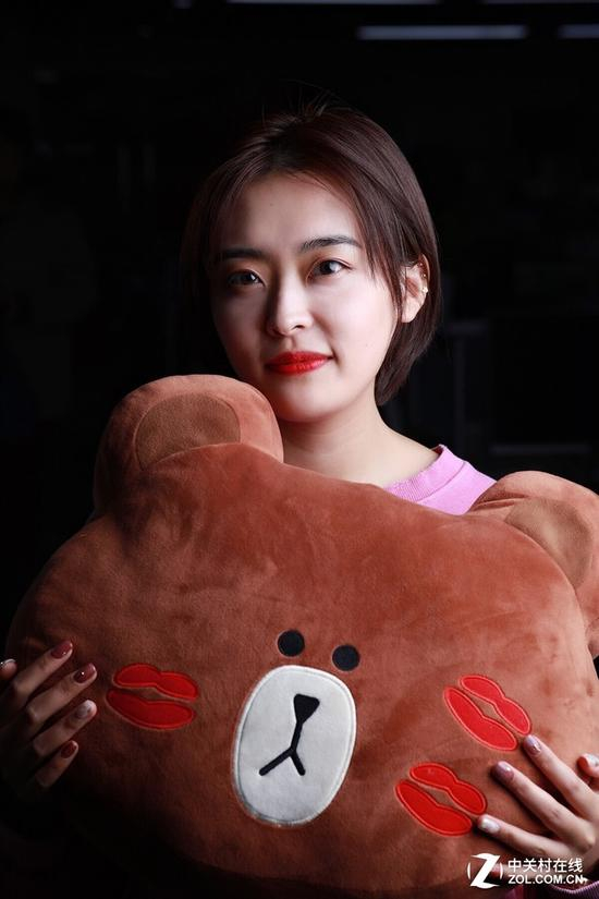 佳能EF&nbsp;85mm&nbsp;f/1.4L&nbsp;IS&nbsp;USM人像样张