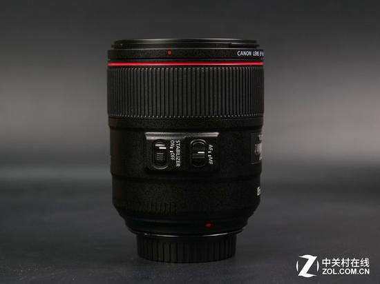 镜头的操作区域，主要是AF/MF拨杆，防抖开关