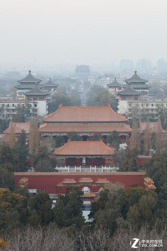 佳能EF&nbsp;85mm&nbsp;f/1.4L&nbsp;IS&nbsp;USM样张