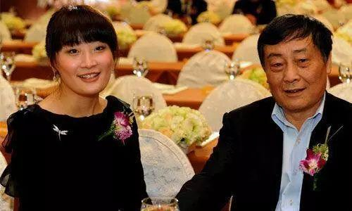 图：宗庆后与女儿宗馥莉