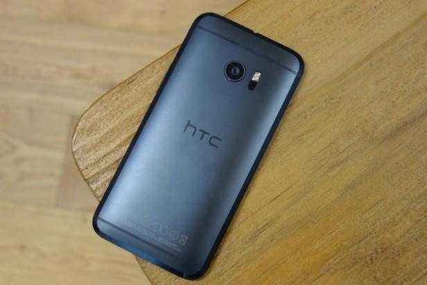 HTC 10进入内地初期，因名字和售价相同配置缩减受用户争论