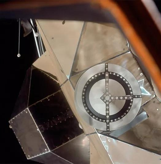 图4 阿波罗11号登月舱段，可见其表面非常光滑。（图来源NASA）