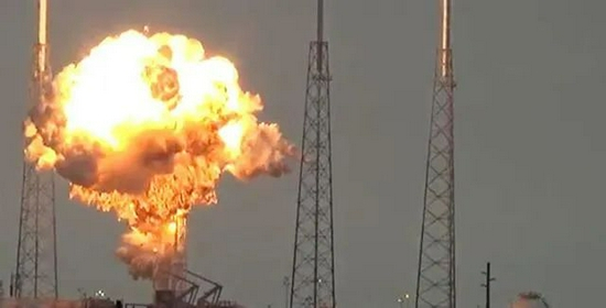  SpaceX猎鹰9号火箭爆炸瞬间，图源腾讯太空&nbsp;
