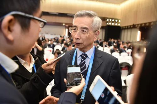 倪光南在接受采访 来源：新华社