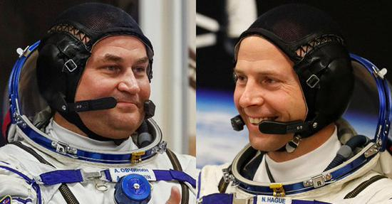 俄罗斯航天员阿列克谢·奥夫奇宁与美国宇航员尼克·黑格