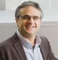 ▲本研究的负责人Ömer Yilma教授（图片来源：MIT官网）