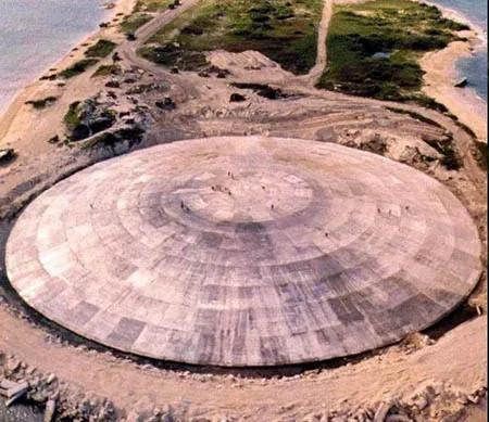 倾泻核废料的穹顶